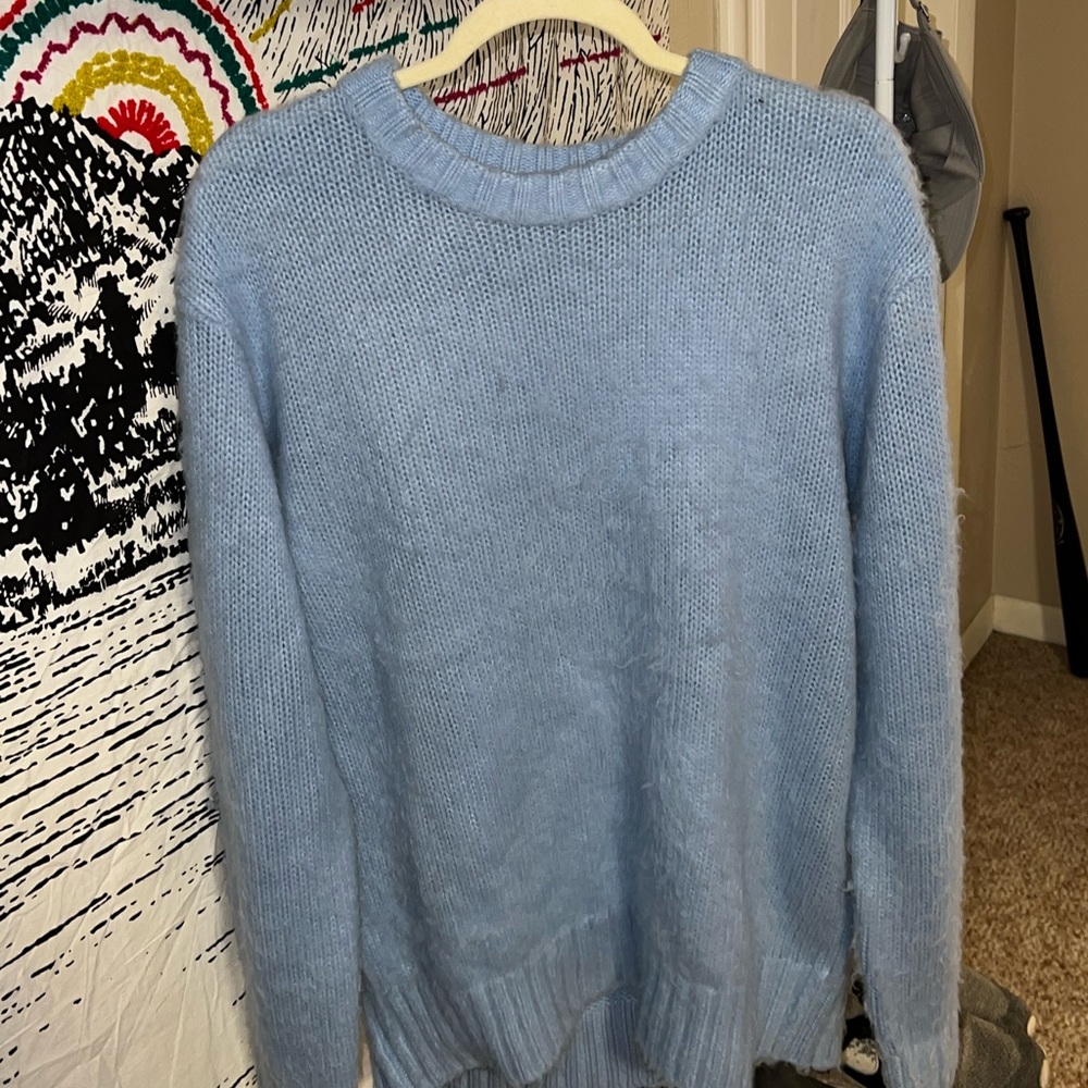 BLUE URBAN OUTFITTERS SWEATER NEVER WORN